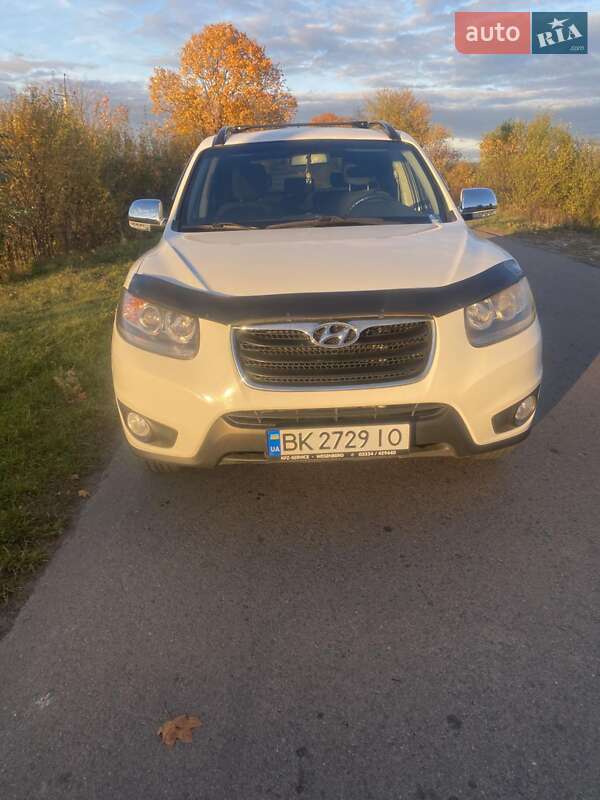 Внедорожник / Кроссовер Hyundai Santa FE 2011 в Ровно