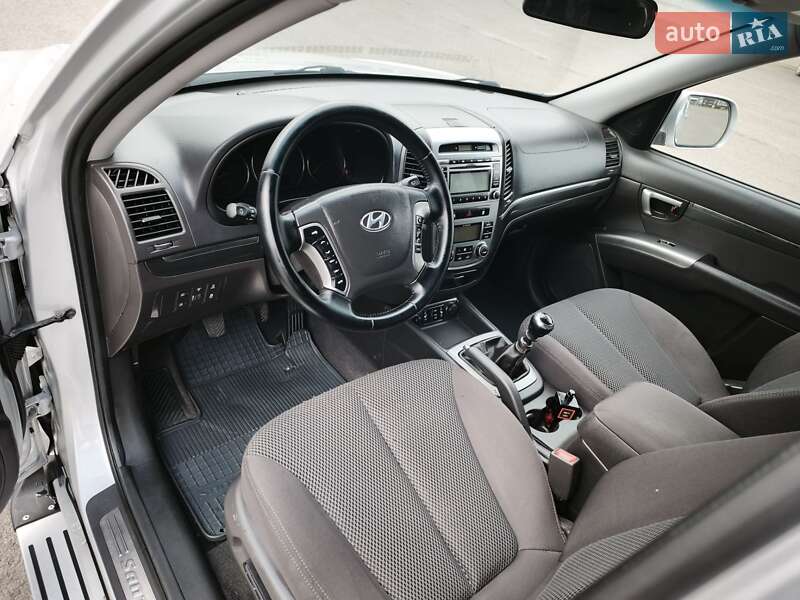 Внедорожник / Кроссовер Hyundai Santa FE 2010 в Ковеле