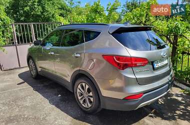 Внедорожник / Кроссовер Hyundai Santa FE 2015 в 