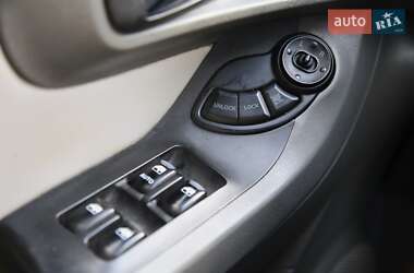 Внедорожник / Кроссовер Hyundai Santa FE 2005 в 