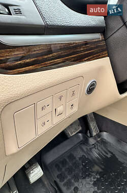 Внедорожник / Кроссовер Hyundai Santa FE 2011 в 