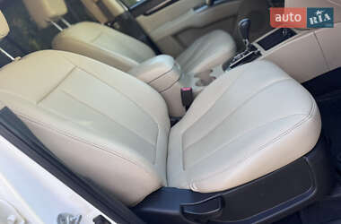 Внедорожник / Кроссовер Hyundai Santa FE 2011 в 
