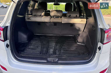 Внедорожник / Кроссовер Hyundai Santa FE 2011 в 