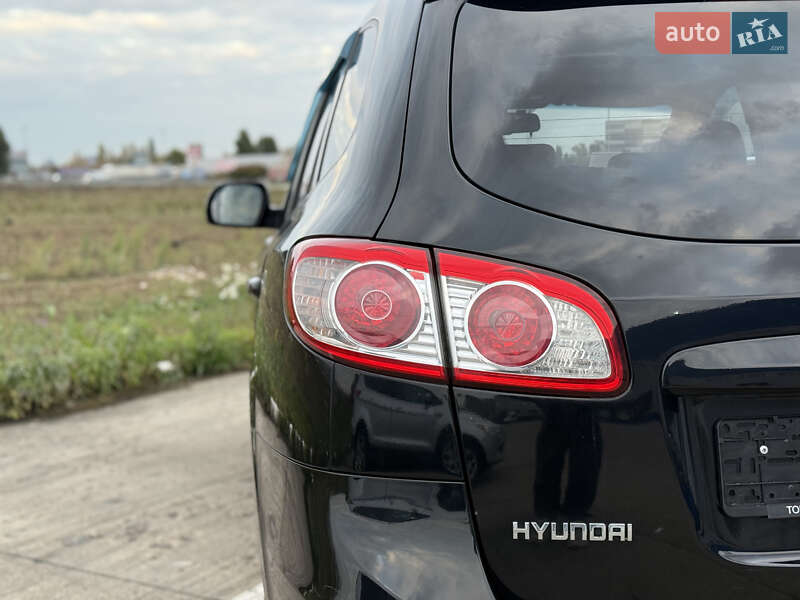 Внедорожник / Кроссовер Hyundai Santa FE 2011 в Киеве