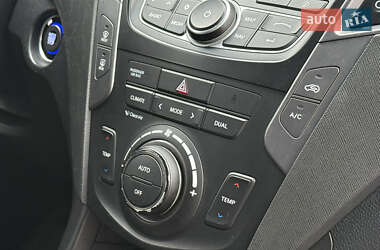 Внедорожник / Кроссовер Hyundai Santa FE 2014 в 