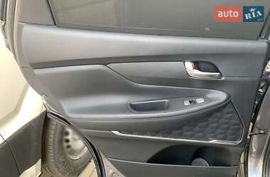 Внедорожник / Кроссовер Hyundai Santa FE 2021 в 
