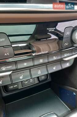 Внедорожник / Кроссовер Hyundai Santa FE 2019 в 