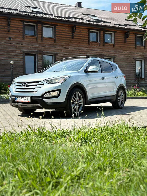 Внедорожник / Кроссовер Hyundai Santa FE 2012 в 