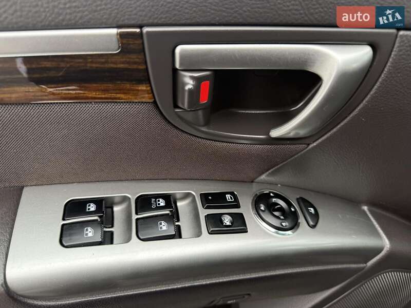 Внедорожник / Кроссовер Hyundai Santa FE 2012 в Виннице