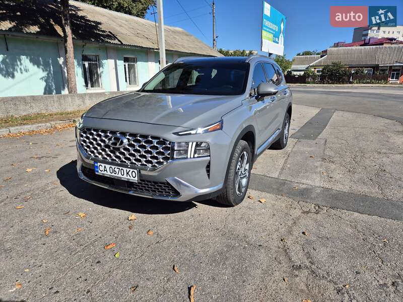Внедорожник / Кроссовер Hyundai Santa FE 2023 в 