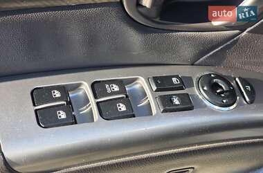 Внедорожник / Кроссовер Hyundai Santa FE 2012 в 