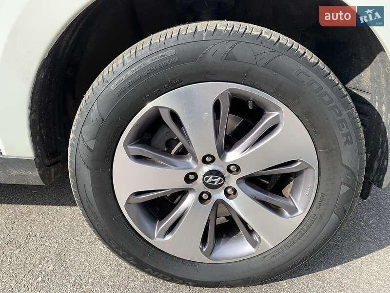 Позашляховик / Кросовер Hyundai Santa FE 2012 в Кропивницькому фото 16 Позашляховик / Кросовер Hyundai Santa FE 2012 в Кропивницькому