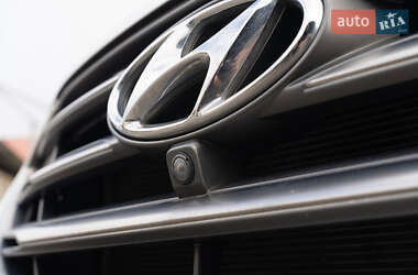 Внедорожник / Кроссовер Hyundai Santa FE 2015 в 