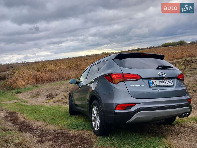 Позашляховик / Кросовер Hyundai Santa FE 2017 в Чорнобаї