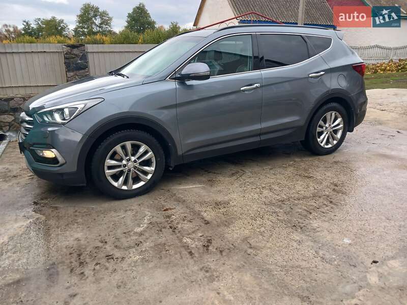 Позашляховик / Кросовер Hyundai Santa FE 2017 в Чорнобаї