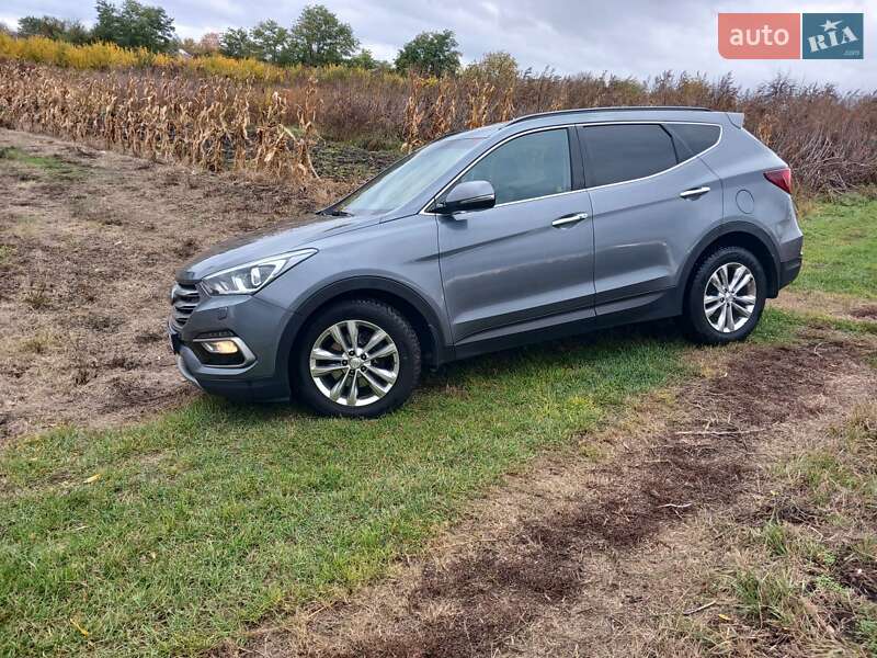 Позашляховик / Кросовер Hyundai Santa FE 2017 в Чорнобаї