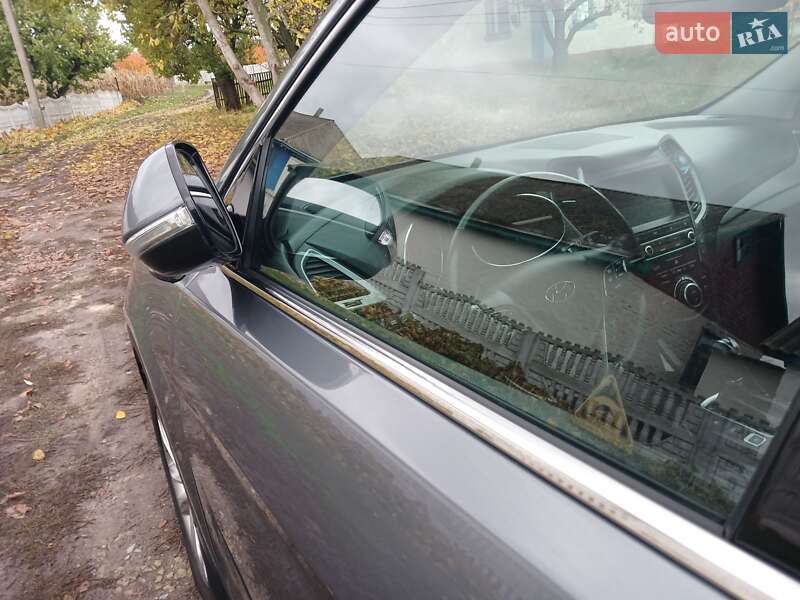 Позашляховик / Кросовер Hyundai Santa FE 2017 в Чорнобаї