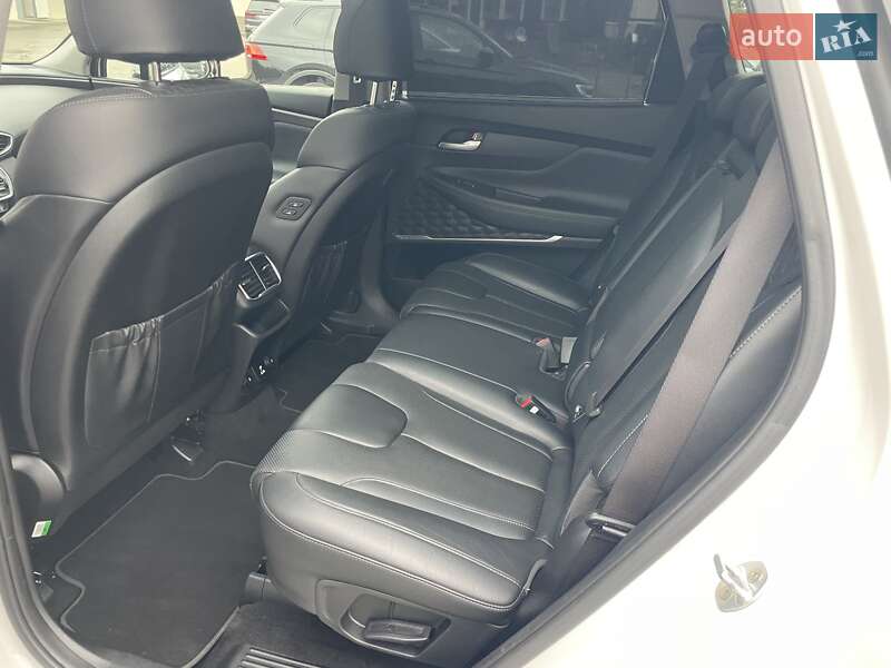 Внедорожник / Кроссовер Hyundai Santa FE 2018 в Черновцах