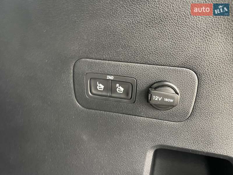 Внедорожник / Кроссовер Hyundai Santa FE 2018 в Черновцах