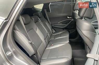 Внедорожник / Кроссовер Hyundai Santa FE 2015 в 