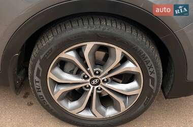 Внедорожник / Кроссовер Hyundai Santa FE 2015 в 