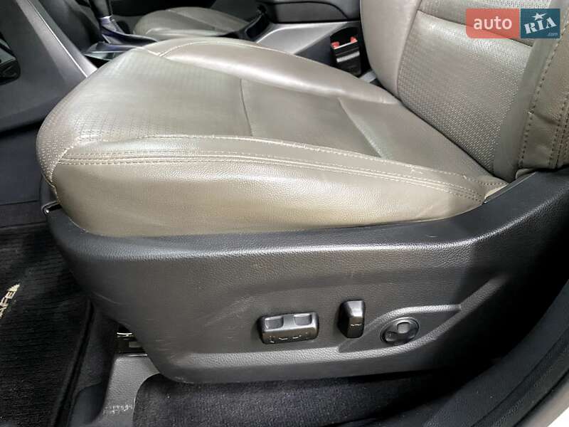 Позашляховик / Кросовер Hyundai Santa FE 2014 в Сумах