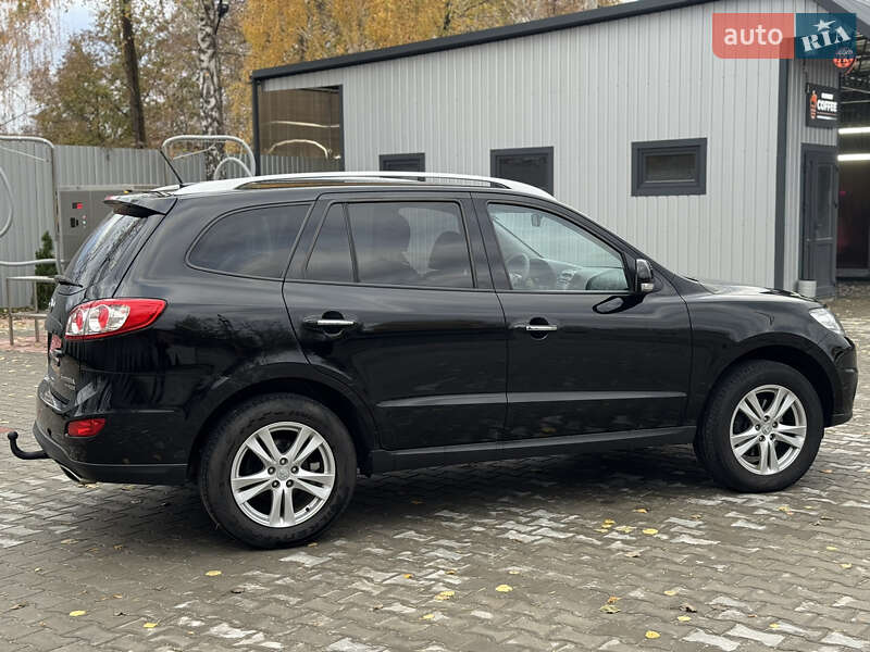 Внедорожник / Кроссовер Hyundai Santa FE 2011 в Ровно
