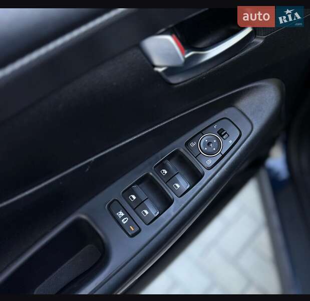 Внедорожник / Кроссовер Hyundai Santa FE 2019 в Николаеве