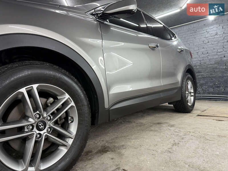 Позашляховик / Кросовер Hyundai Santa FE 2018 в Кременці