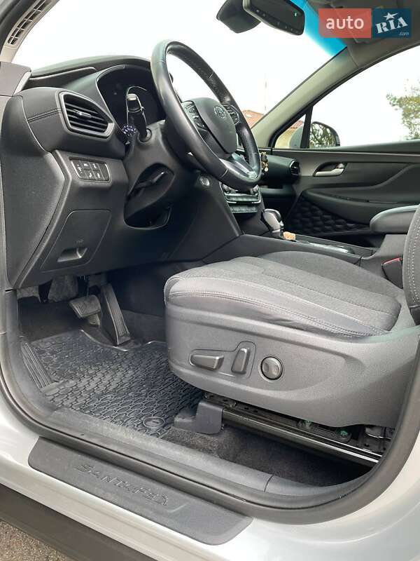 Позашляховик / Кросовер Hyundai Santa FE 2018 в Львові фото 4 Позашляховик / Кросовер Hyundai Santa FE 2018 в Львові