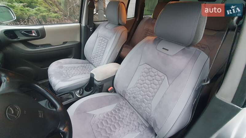 Внедорожник / Кроссовер Hyundai Santa FE 2004 в Харькове фото 9 Внедорожник / Кроссовер Hyundai Santa FE 2004 в Харькове