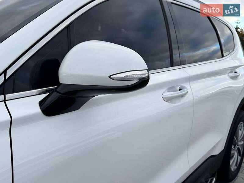 Внедорожник / Кроссовер Hyundai Santa FE 2019 в Киеве