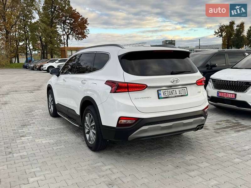 Внедорожник / Кроссовер Hyundai Santa FE 2019 в Киеве