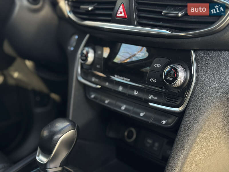 Внедорожник / Кроссовер Hyundai Santa FE 2018 в Новояворовске фото 23 Внедорожник / Кроссовер Hyundai Santa FE 2018 в Новояворовске