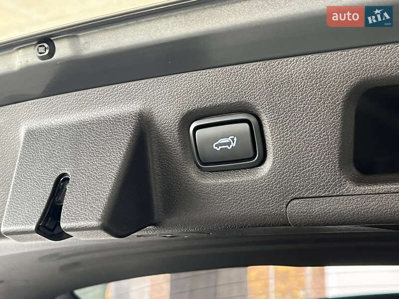 Внедорожник / Кроссовер Hyundai Santa FE 2018 в Одессе