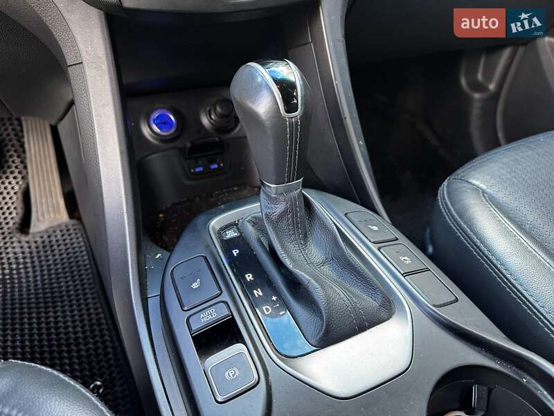 Внедорожник / Кроссовер Hyundai Santa FE 2014 в Киеве