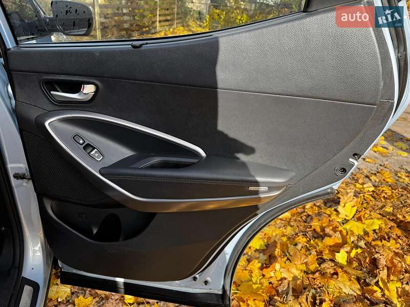 Внедорожник / Кроссовер Hyundai Santa FE 2014 в Киеве