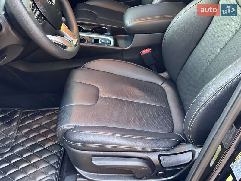 Позашляховик / Кросовер Hyundai Santa FE 2019 в Одесі