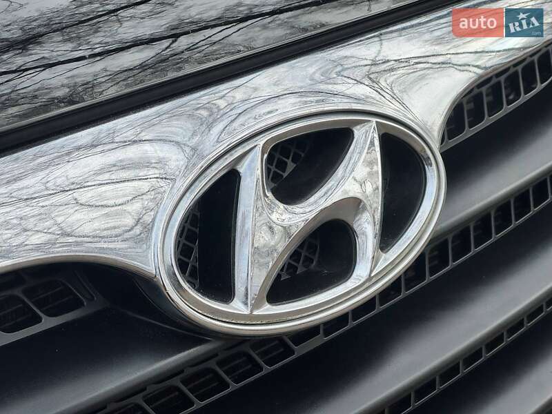 Позашляховик / Кросовер Hyundai Santa FE 2011 в Охтирці