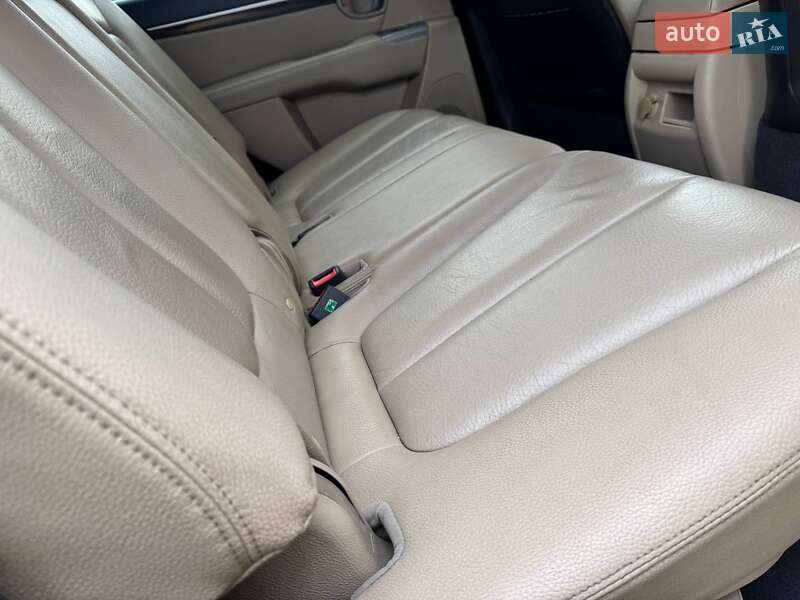 Позашляховик / Кросовер Hyundai Santa FE 2011 в Охтирці