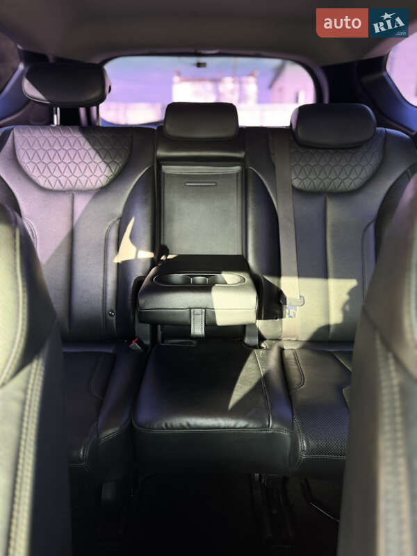 Внедорожник / Кроссовер Hyundai Santa FE 2019 в Краснограде