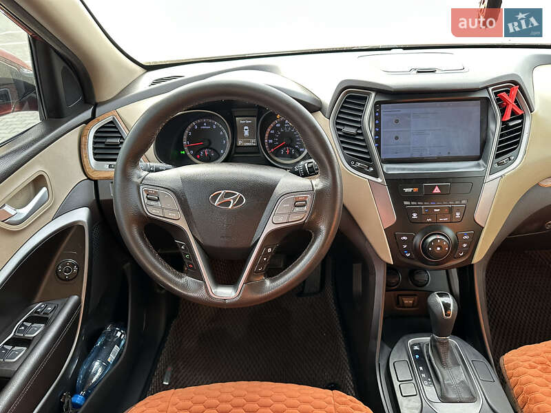 Внедорожник / Кроссовер Hyundai Santa FE 2014 в Дубно