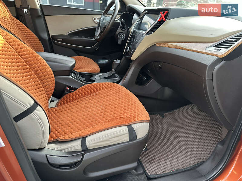 Внедорожник / Кроссовер Hyundai Santa FE 2014 в Дубно