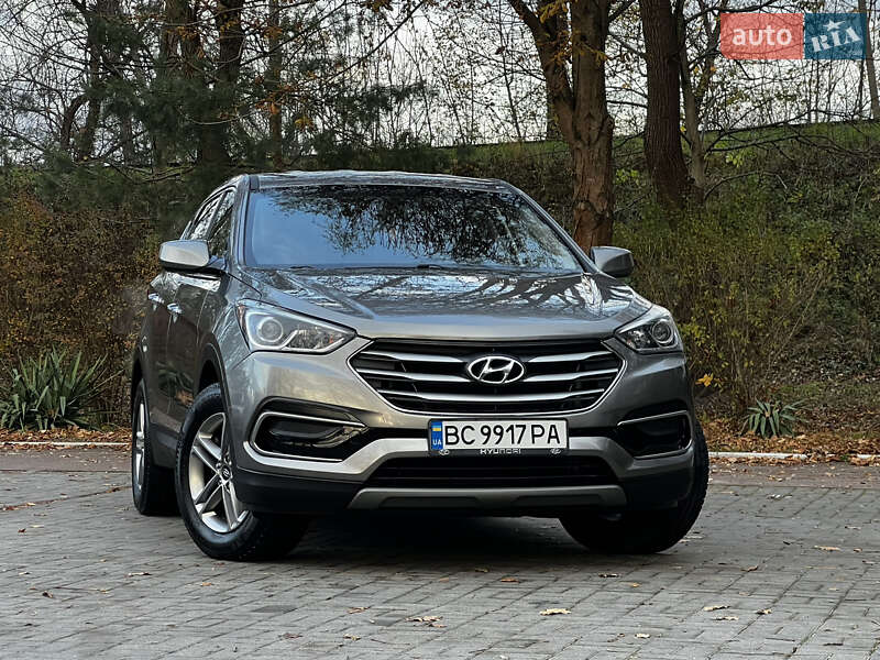 Внедорожник / Кроссовер Hyundai Santa FE 2016 в Дрогобыче
