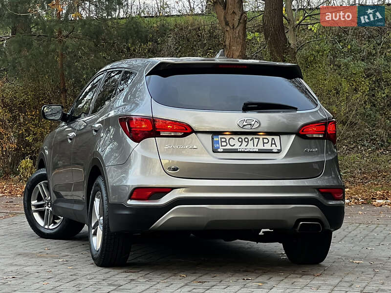 Внедорожник / Кроссовер Hyundai Santa FE 2016 в Дрогобыче