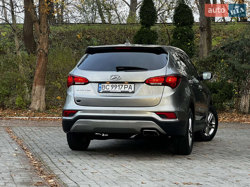 Внедорожник / Кроссовер Hyundai Santa FE 2016 в Дрогобыче