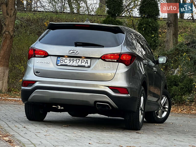 Внедорожник / Кроссовер Hyundai Santa FE 2016 в Дрогобыче