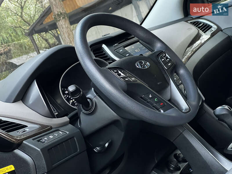 Внедорожник / Кроссовер Hyundai Santa FE 2016 в Дрогобыче