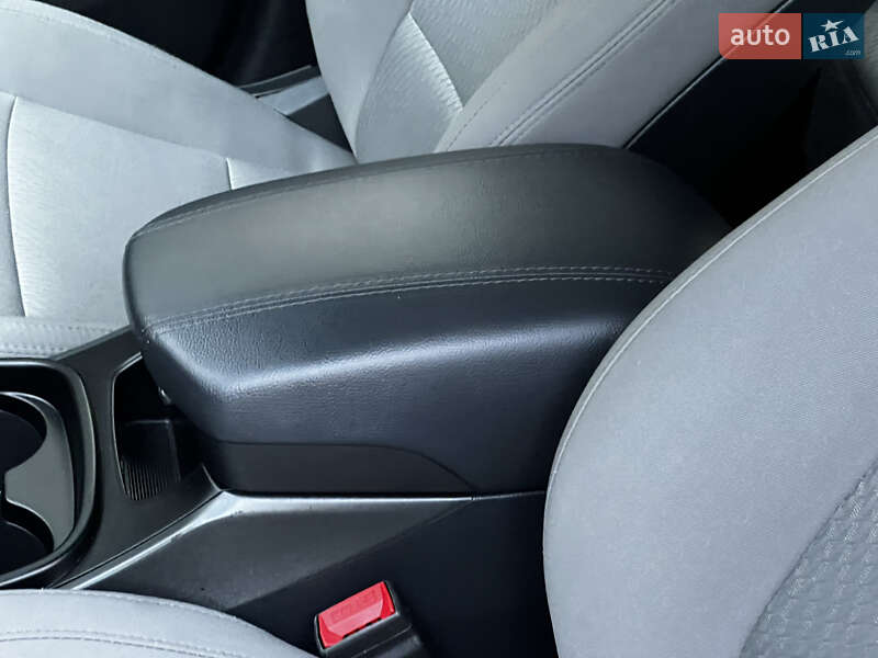 Внедорожник / Кроссовер Hyundai Santa FE 2016 в Дрогобыче