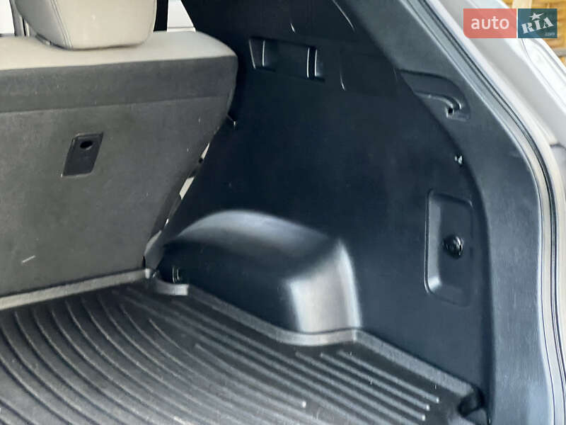 Внедорожник / Кроссовер Hyundai Santa FE 2016 в Дрогобыче